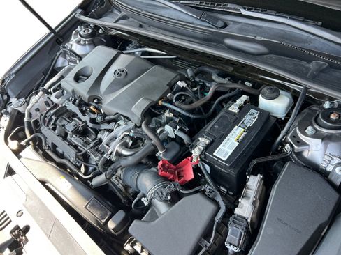 Used 2020 Toyota Camry LE image 13