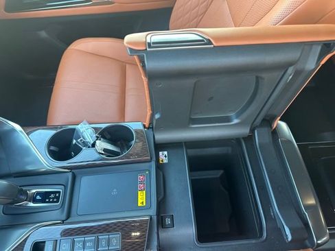 Used 2025 Lexus LX 700h Ultra Luxury AWD/4WD image 23