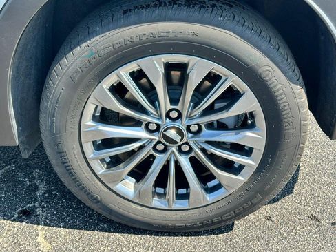 Used 2025 Cadillac XT4 Premium Luxury AWD/4WD image 6