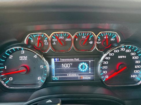 Used 2016 Chevrolet Suburban LT image 11