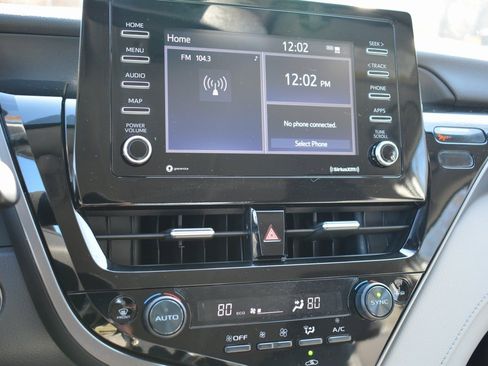 Used 2023 Toyota Camry LE w/ Convenience Package image 16