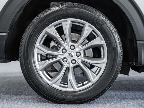 Used 2022 Ford Explorer XLT w/ Equipment Group 202A image 17