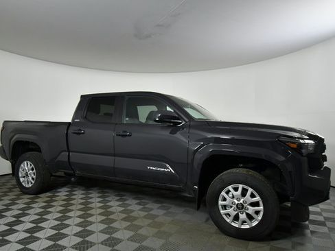 Used 2024 Toyota Tacoma SR5 image 9