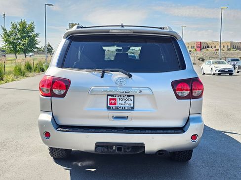 Used 2019 Toyota Sequoia SR5 AWD/4WD image 36