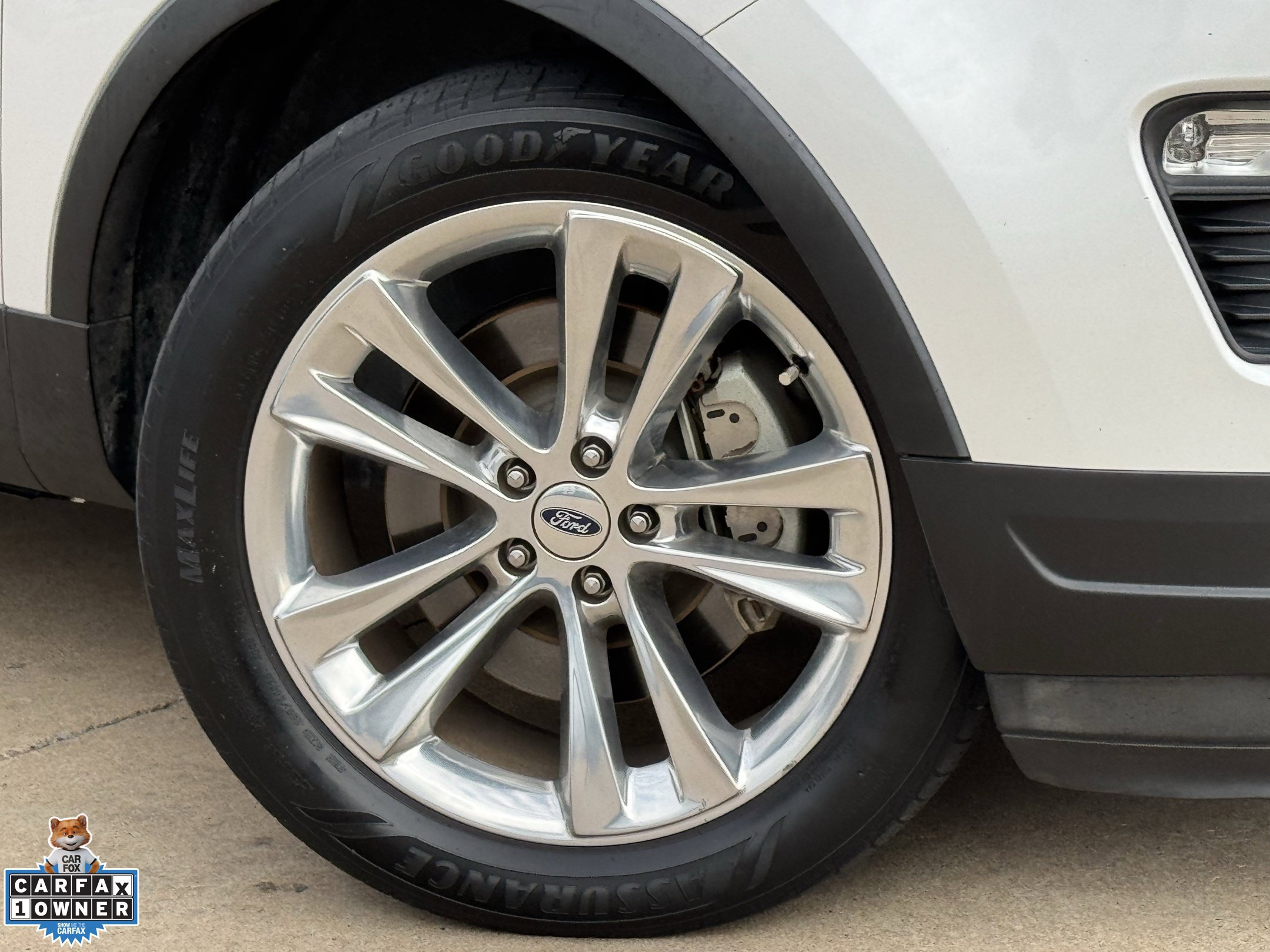 Used 2019 Ford Explorer XLT w/ Equipment Group 202A FWD image 12