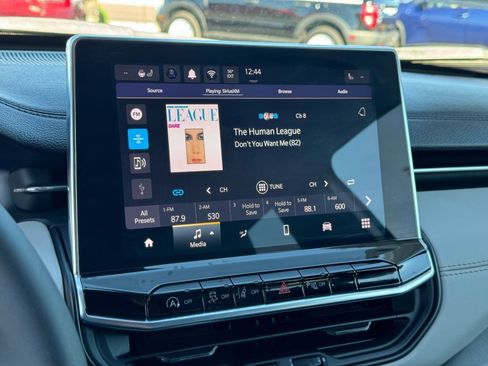 Used 2025 Jeep Compass Limited image 27