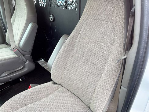 Used 2023 GMC Savana 3500 Extended w/ Driver Convenience Package image 21