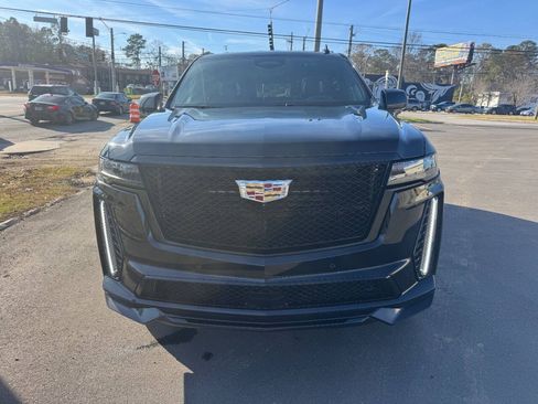 Used 2023 Cadillac Escalade V AWD/4WD image 9