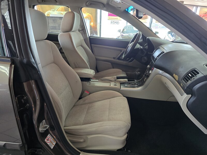 Used 2009 Subaru Outback 2.5i Special Edition AWD/4WD image 14