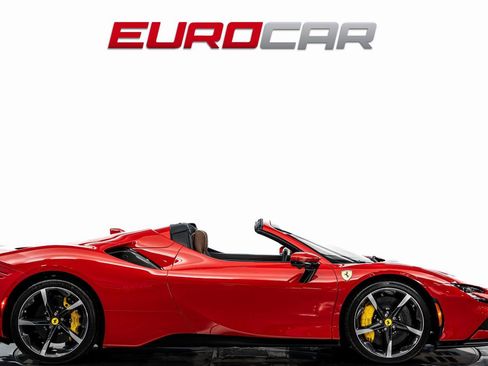 Used 2023 Ferrari SF90 Spider image 7