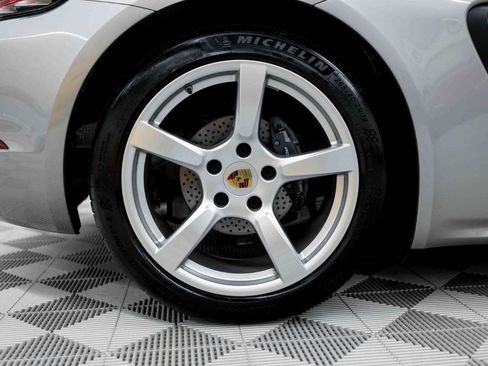 Used 2018 Porsche 718 Cayman RWD image 40