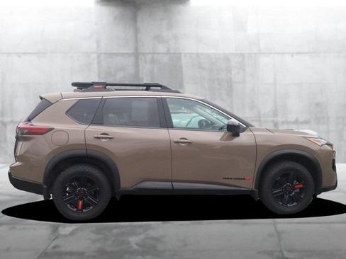 Certified 2025 Nissan Rogue SV AWD/4WD image 5