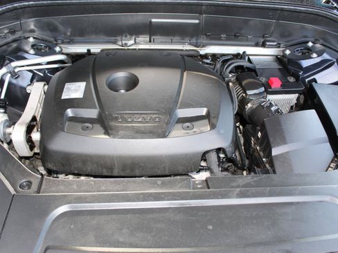 Used 2016 Volvo XC90 T6 Momentum w/ Protection Package Plus AWD/4WD image 38