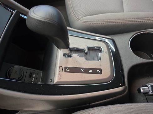 Used 2013 Hyundai Elantra GLS FWD image 28