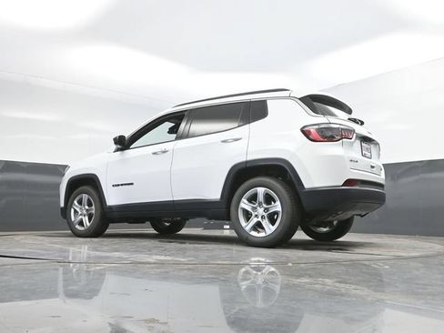 Used 2024 Jeep Compass Latitude AWD/4WD image 49