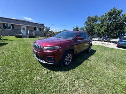 Used 2019 Jeep Cherokee Latitude Plus w/ Comfort/Convenience Group AWD/4WD image 2