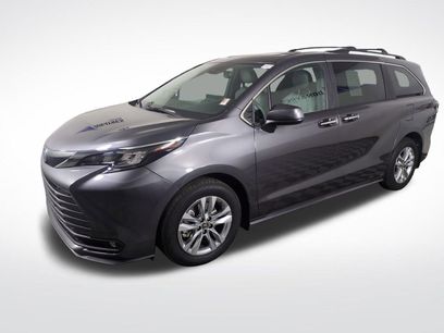 Used 2025 Toyota Sienna XLE w/ XLE Plus Package