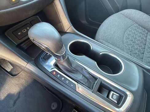 Used 2023 Chevrolet Equinox LT image 32