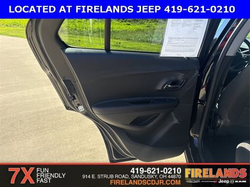 Used 2022 Chevrolet Trax LS w/ Tint and Cruise Package image 32