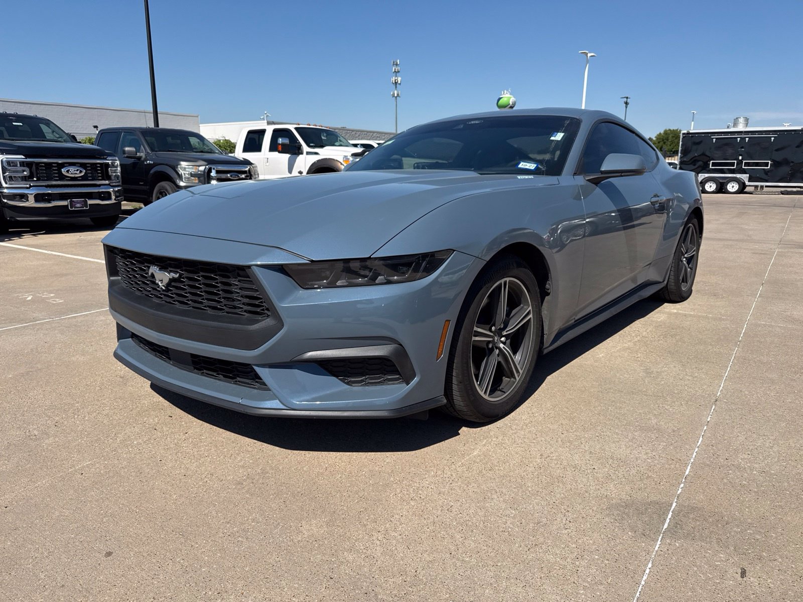 Used 2025 Ford Mustang Coupe RWD image 3