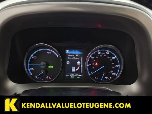 Used 2017 Toyota RAV4 Limited image 11