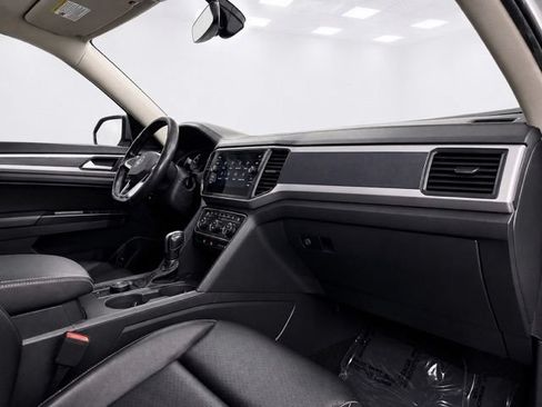 Used 2021 Volkswagen Atlas SE w/ Panoramic Sunroof Package AWD/4WD image 18