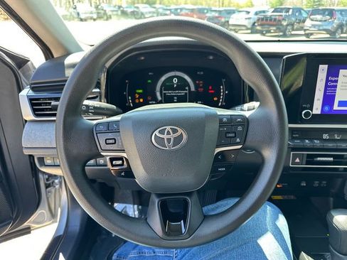 Used 2025 Toyota Camry LE w/ Convenience Package FWD image 35