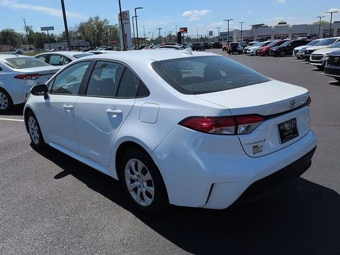 Certified 2025 Toyota Corolla LE FWD image 5
