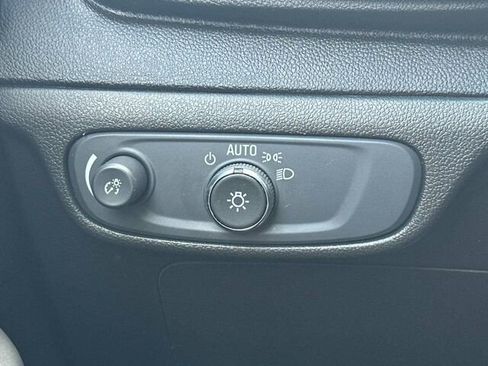 Used 2022 Chevrolet Bolt LT image 32