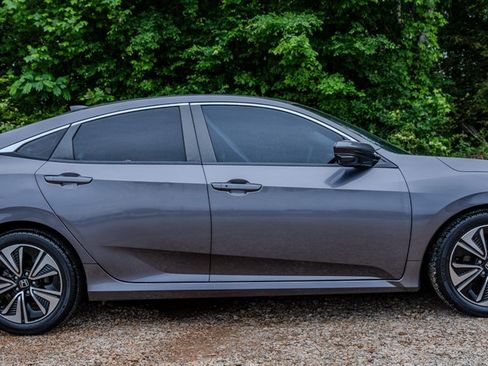 Used 2017 Honda Civic EX-T image 6