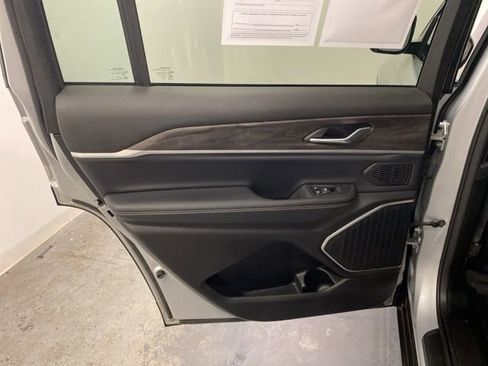 Used 2021 Jeep Grand Cherokee L Limited image 24