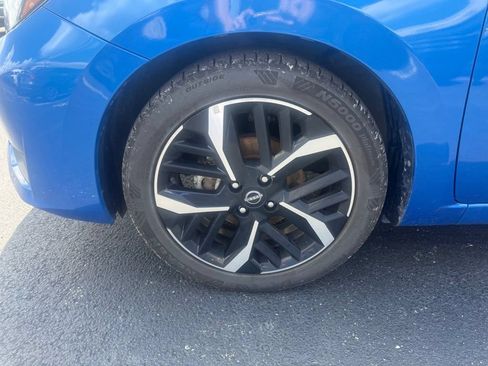 Used 2024 Nissan Versa SR FWD image 14