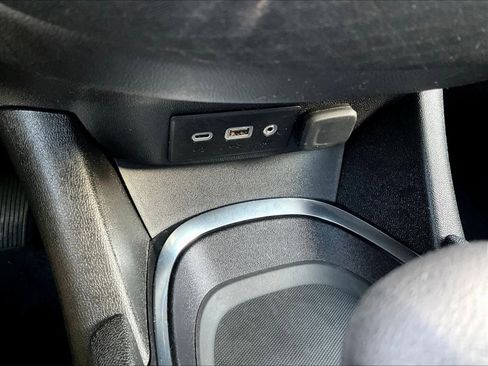 Used 2023 Chevrolet Malibu LT image 27