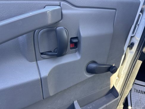 Used 2018 Chevrolet Express 3500 Extended w/ Driver Convenience Package image 18