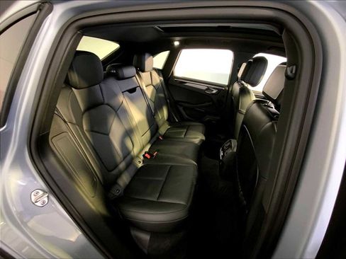Certified 2026 Porsche Macan AWD/4WD image 23