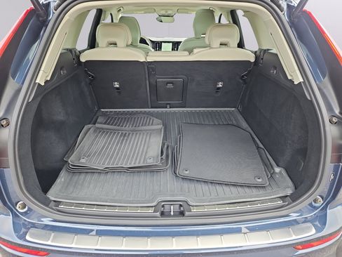 Used 2024 Volvo XC60 B5 Plus w/ Protection Package Premier AWD/4WD image 36