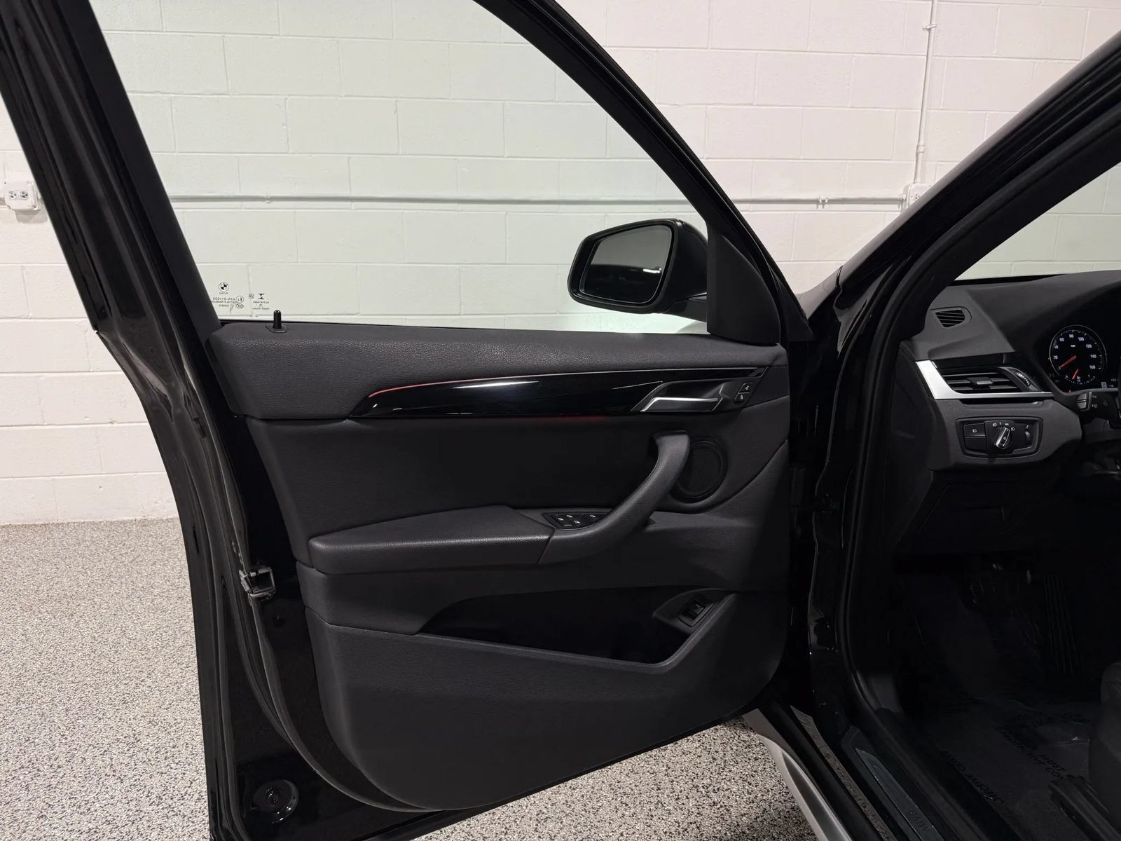 Used 2019 BMW X1 xDrive28i w/ Convenience Package AWD/4WD image 10