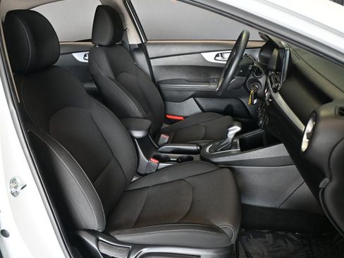 Used 2023 Kia Forte LXS w/ LXS Technology Package FWD image 19