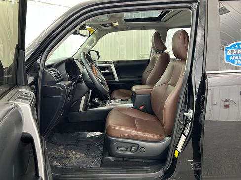 Used 2021 Toyota 4Runner Limited AWD/4WD image 4