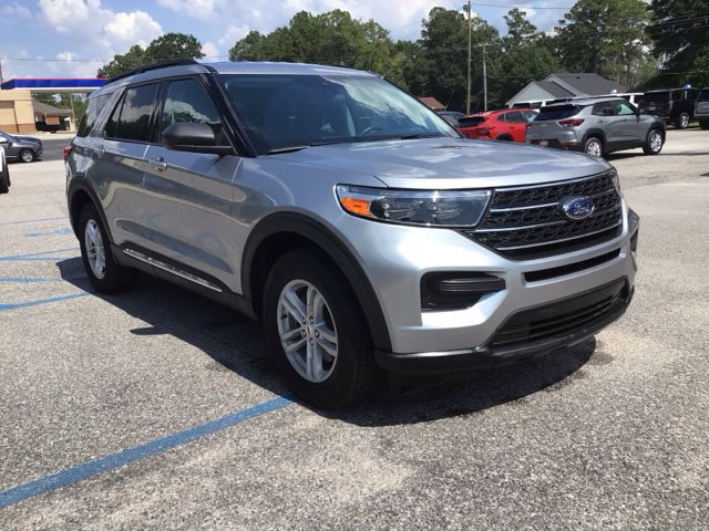 Used 2023 Ford Explorer XLT AWD/4WD image 8