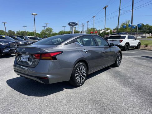 Used 2024 Nissan Altima 2.5 SV FWD image 4