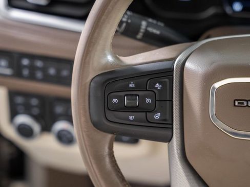 Used 2021 GMC Yukon XL Denali w/ Denali Premium Package image 33