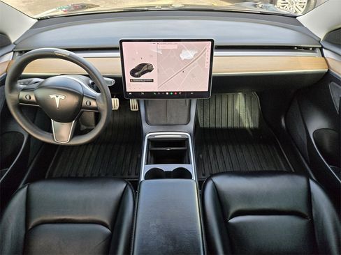 Used 2021 Tesla Model 3 Performance image 12