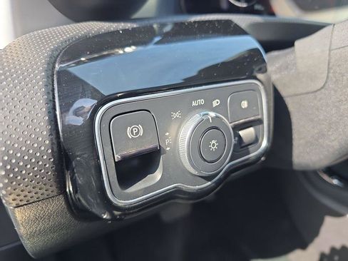 Used 2025 Mercedes-Benz CLA 250 4MATIC image 14