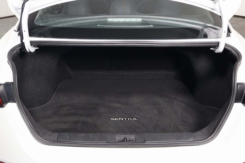 Used 2025 Nissan Sentra SR FWD image 14