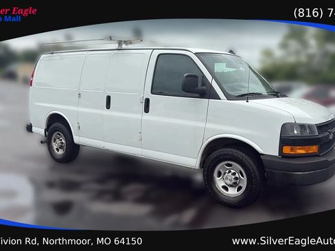 Used 2020 Chevrolet Express 2500 w/ Safety Package RWD image 6
