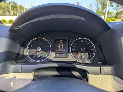 Used 2013 Volkswagen Tiguan SEL image 22