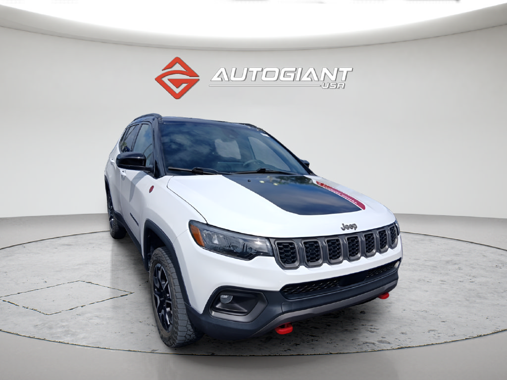 Used 2024 Jeep Compass Trailhawk AWD/4WD image 4