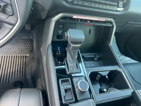 Used 2026 Toyota Tundra Limited AWD/4WD image 5