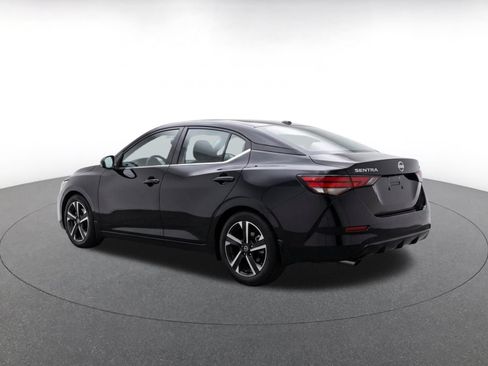 Used 2025 Nissan Sentra SV FWD image 5